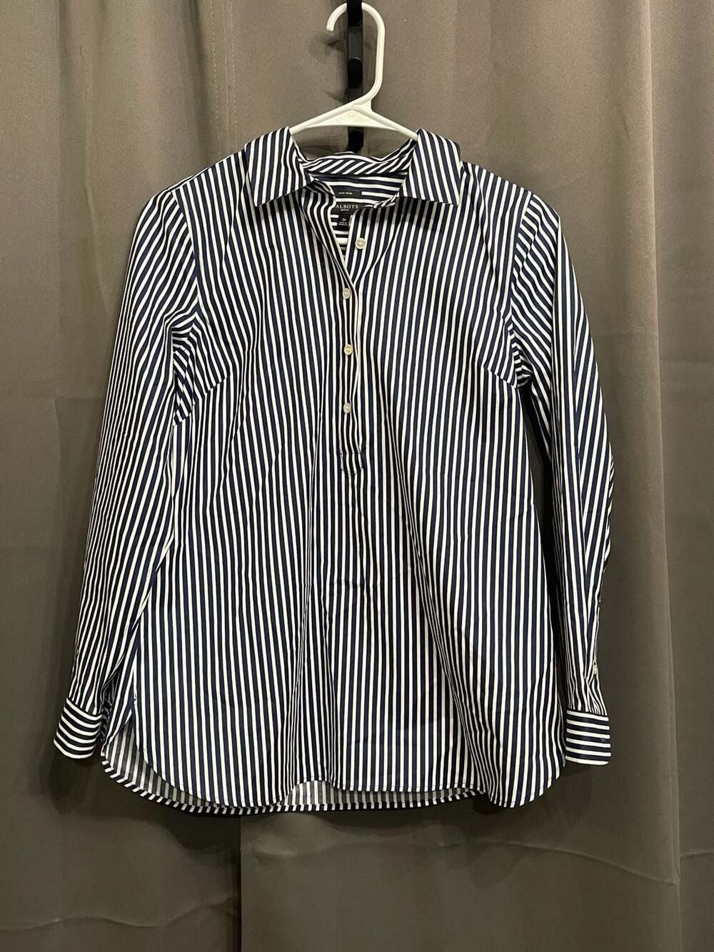 Talbots Petite Navy and White Striped Non-Iron Button-Down Shirt Size 2P